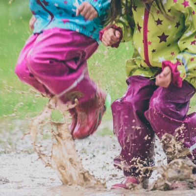 Giochi da fare all’aperto quando piove