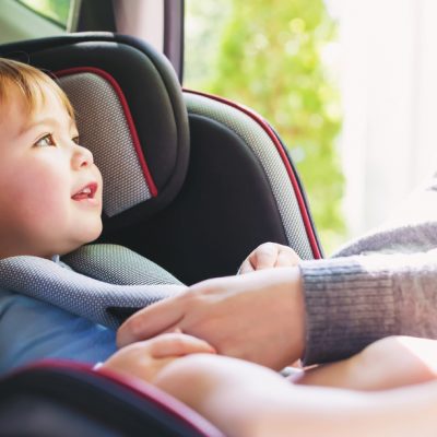 Seggiolini auto: viaggiare e giocare sicuri