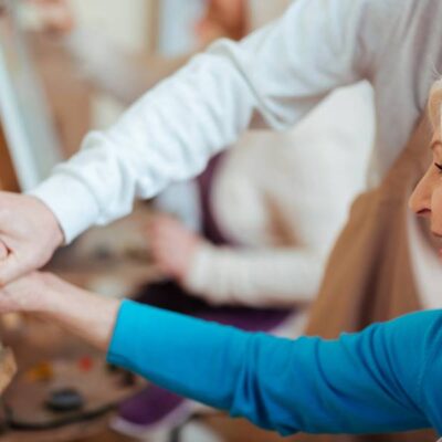 Arteterapia: l’impatto della creatività sull’Alzheimer