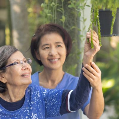 Alzheimer e demenza: i benefici dell’orticoltura terapeutica