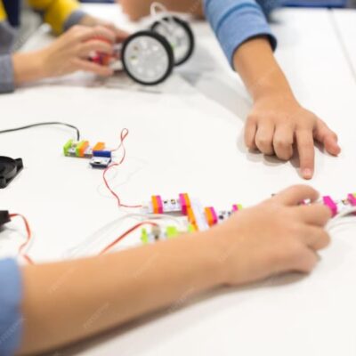 Giochi STEM e robot didattici: i 5 migliori kit per insegnare coding e robotica